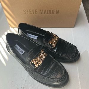 STEVE MADDEN CROC LOAFER SIZE 8